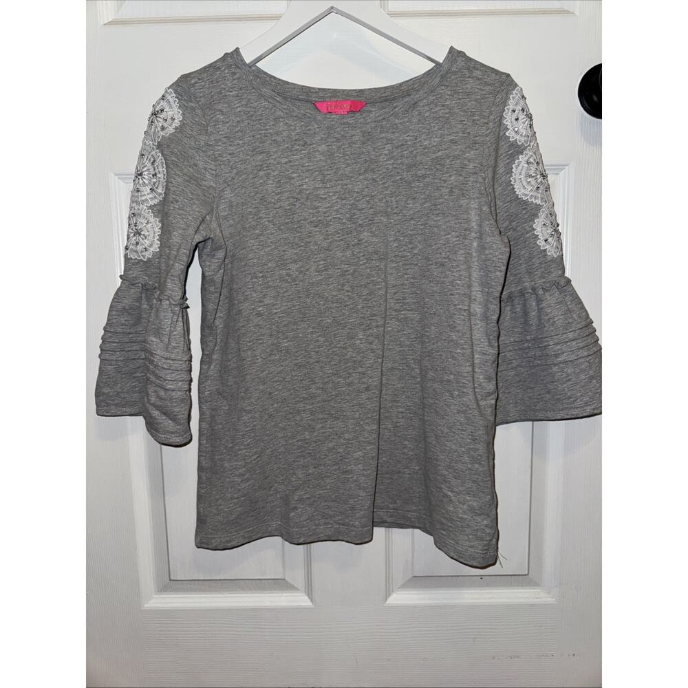 Lilly‎ Pulitzer Fatima Top Size S Flounce 3/4 Sleeve Gray Appliqué Small